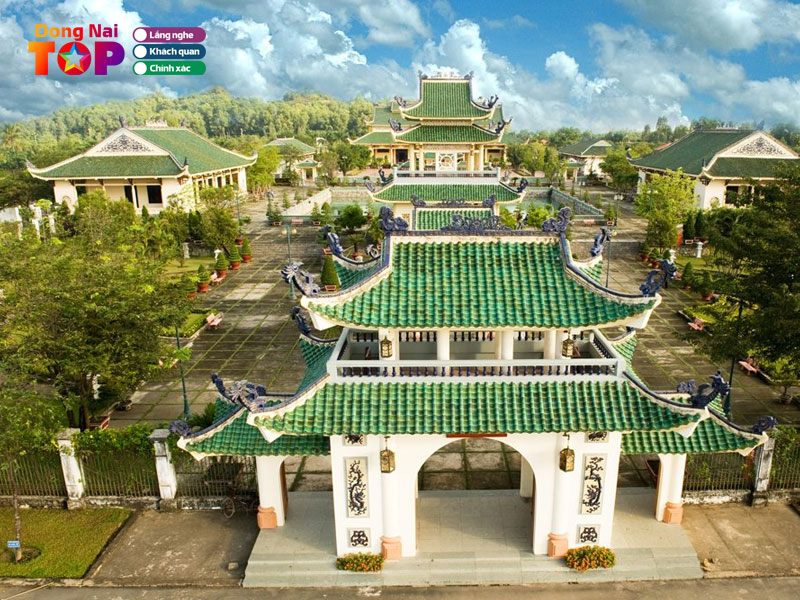 Nhung-dia-diem-nen-tham-quan-tai-tran-bien-dongnaitoplist