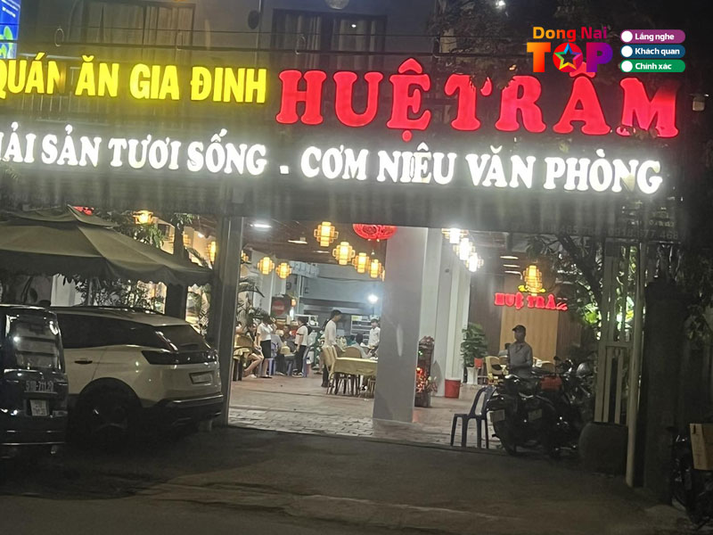 Quan-an-gia-dinh-hue-tram-dongnaitoplist