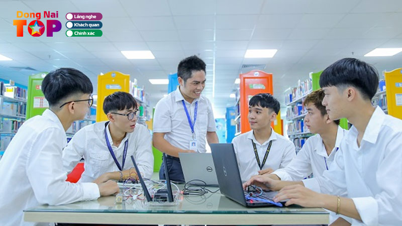 Top-5-truong-co-nganh-cong-nghe-thong-tin-dong-nai-chat-luong-dongnaitoplist