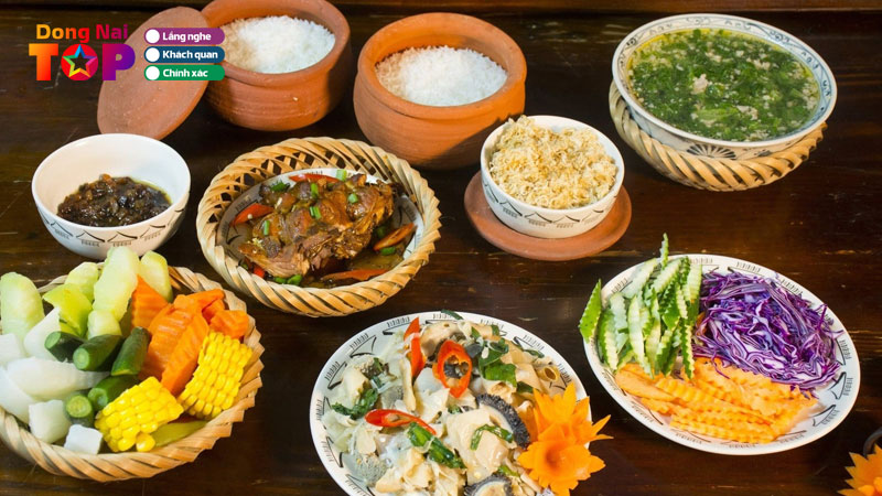 Top-6-quan-com-nieu-dong-nai-ngon-dong-khach-nhat-dongnaitoplist