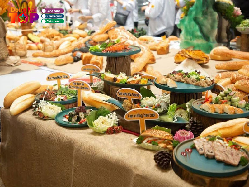 Banh-mi-grandma-lu-dongnaitoplist