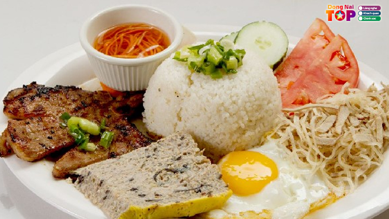 Com-tam-dem-dong-nai