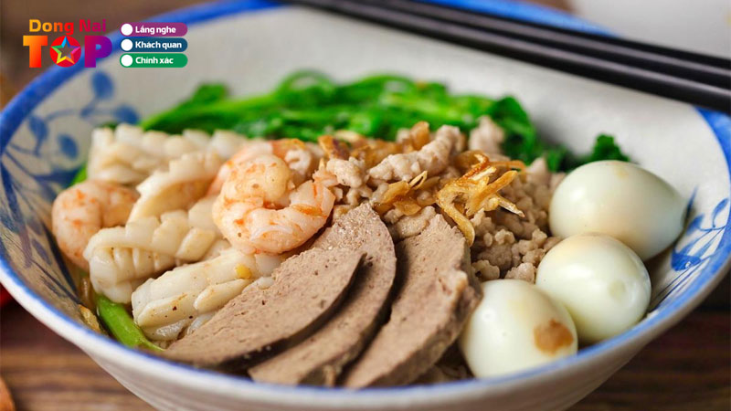 Top-5-quan-hu-tieu-dong-nai-ngon-chuan-vi-rat-nen-thu-dongnaitoplist