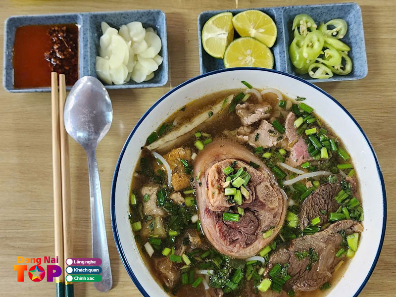 Bun-bo-hue-song-huong-dongnaitoplist