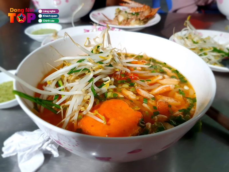 Banh-canh-ghe-phu-quoc-dongnaitoplist