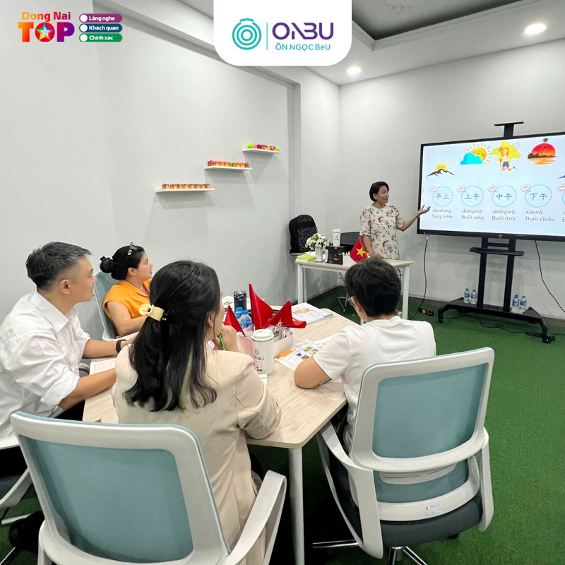 Moi-buoi-hoc-hsk-cung-co-sen-tai-onbu-la-mot-trai-nghiem-thuc-te-dongnaitoplist