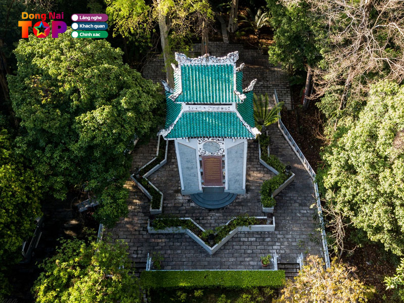 Tham-quan-khu-trung-bay-mau-vat-dongnaitoplist